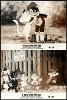 cca 1981 ,,A kurta farkú Peti cica" című svéd rajzfilm jelenetei, 13 db vintage produkciós filmfotó ezüst zselatinos fotópapíron, a használatból eredő (esetleges) kisebb hibákkal, barnára színeződés, stb., 18x24 cm