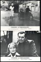 cca 1980 ,,Ősszel a tengernél" című szovjet film jelenetei és szereplői, 10 db produkciós filmfotó nyomdatechnikával sokszorosítva kartonpapírra, egyoldalas nyomással, a használatból eredő (esetleges) kisebb hibákkal, 18x24 cm