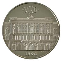 Lebó Ferenc (1960-) 1996. "MKB (Magyar Külkereskedelmi Bank) Rt." jelzett Ag emlékérem kap...