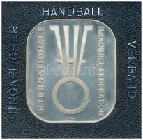1982. "VIII. Női Kézilabda VB - Magyarország" jelzett Ag emlékplakett eredeti tokban, néme...