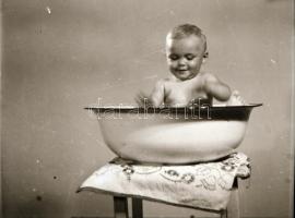 cca 1950-1960-as évek, Dzubay Árpád sátoraljaújhelyi fényképész műtermében készült 13 db vintage NEG...