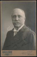 1913 Budapest, Uher Ödön (1862-1931) császári és királyi udvari fényképész műtermében készült, keményhátú vintage fotó, datálva, az ábrázolt személy által dedikálva, 16,5x10,5 cm