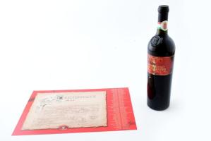 1997 Az Ezredforduló egri bikavére az államlapítás tiszteletére. Bontatlan palack vörösbor, kitöltetlen certifikáttal, melynek sorszáma megegyezik a boron lévővel. 0,75l, 12,5%, bontatlan.