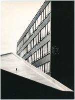 1969 Csiszár János budapesti fotóművész pecsétjével jelzett, vintage fotóművészeti alkotás, ezüst zselatinos fotópapíron, 23,7x18 cm