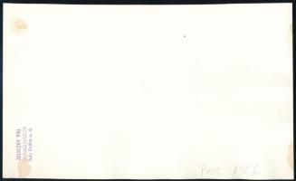 1966 Pécs, városnéző séta, Beliczky Pál dunaújvárosi fotóművész pecsétjével jelzett, vintage fotó, e...