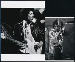 cca 1967 Jimi Hendrix (1942-1970) amerikai gitáros, énekes, zeneszerző a színpadon, 2 db modern nagyítás jelzés nélkül, Fekete György budapesti fényképész hagyatékából, 21x15 cm és 15x10 cm