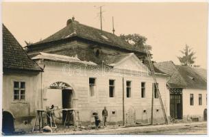 Felsőbánya, Baia Sprie; A volt Hoffer féle ház udvara, kastély felújítási munkák idején / castle, villa during renovation works. Foto Vagányi photo