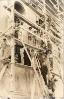 Felsőbánya, Baia Sprie; templom építés közben, munkások és papok az állványokon / church construction, workers and priests. photo