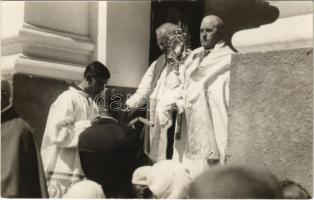 1933 Felsőbánya, Baia Sprie; Bányász napi ünnepség, papok felszentelés közben / miner day festival, priests during consecration. photo