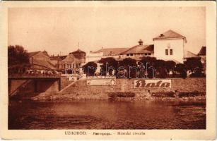 1939 Ungvár, Uzshorod, Uzhhorod, Uzhorod; Mestské divadlo / Városi színház, folyópart, Korona szálló, Bata reklám / theatre, riverside, hotel, advertising posters (EK)