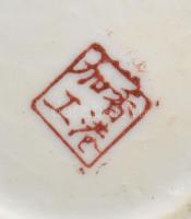 Kínai famille rose porcelán váza, XX. sz. eleje, jelzett, minimális kopottsággal, d: 12,5 cm, m: 26,...