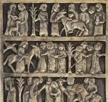 Tevan Margit (1901-1978): Iparművész fém doboz, plasztikus figurális díszítéssel. Jelzett, kopott, 1...