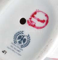 Hollóházi hímző nő. Terv.: Torma Istvánné. Jelzett, kézzel festett, hibátlan, m: 24 cm