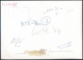 1985 MTK-Pécs labdarúgó mérkőzés fotója, sajtófotó, 13×18 cm