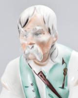 Zsolnay szalonnázó paraszt. Kézzel festett, jelzett, hibátlan, m: 33 cm