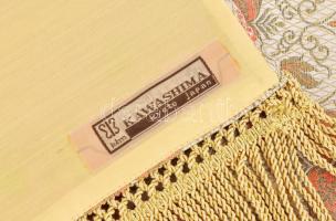 Japán terítő, cca 65x27 cm, etikettel, fa díszdobozban