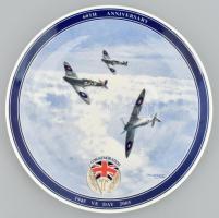 2005, Wedgwood "Az Európai Győzelem Napja 1945" 60. évfordulós emléktányér, jelzett, hibátlan, papírtartóban, d: 22 cm