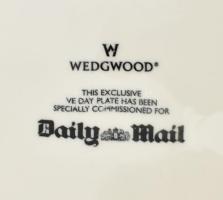 2005, Wedgwood "Az Európai Győzelem Napja 1945" 60. évfordulós emléktányér, jelzett, hibát...