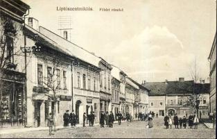 Liptószentmiklós main square with wine bar