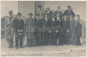 1932 Resicabánya, Resita; vasgyári hivatalnokok / iron works&#039; officers. photo