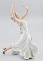 Wallendorf táncosnő. Jelzett, kopással, m: 32 cm