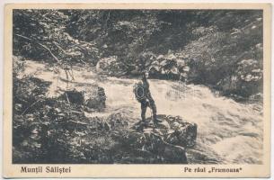 1938 Szelistye, Salistea Sibiului, Saliste; Muntii Salistei, Pre raul Frumoasa / kiránduló a Szépvízi pataknál / hiker (EB)
