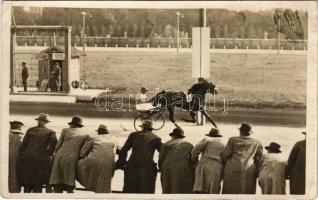 Budapest IV. Káposztásmegyer, lóverseny, ügető. Foto Faragó "Újpest" photo (EK)