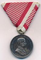 1914. "Ferenc József II. osztályú Ezüst Vitézségi Érem" jelzetlen Ag kitüntetés modern mellszalaggal. Szign.: Tautenhayn T:XF,VF patina / Hungary 1914. "Silver Gallantry Medal, IInd Class" Ag decoration without hallmark, with modern ribbon. Sign.: Tautenhayn C:XF,VF patina NMK 133.