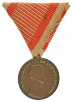 1917. "Károly Bronz Vitézségi Érem" bronz kitüntetés mellszalaggal. Szign.: Kautsch T:AU Hungary 1917. "Bronze Gallantry Medal" bronze decoration without ribbon. Sign.: Kautsch C:AU NMK.: 310.