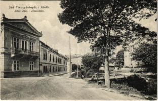 Trencsénteplic-fürdő, Kúpele Trencianske Teplice; Jókay utca, híd. Kiadja Wertheim Zsigmond / street view, bridge