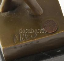 Milo jelzéssel: Női akt. Bronz, kőtalapzaton, m: 53 cm (talapzattal együtt)