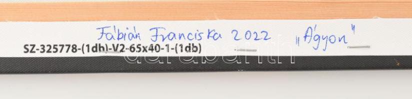 Fábián Franciska (1987-): Ágyon. Akril, fotó, vászon, jelzett, hátoldalán autográf felirattal, 40x65...