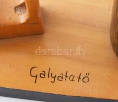 Galyatető, faragott fa asztali dísztárgy, cigarettatartó, alján címkével jelzett (Egri H.T.SZ.), 17,...