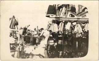 K.u.K. Kriegsmarine Matrosen / Osztrák-magyar matrózok ruha mosás közben / Austro-Hungarian Navy mariners doing the laundry. photo