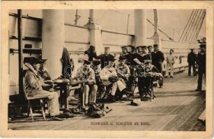 1917 K.u.K. Kriegsmarine, Schneider und Schuster an Bord / Osztrák-magyar szabó és cipész matrózok / Austro-Hungarian Navy, tailor and cobbler on board, mariners. Phot. Alois Beer. Verlag F. W. Schrinner (EK)