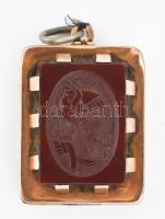 14K arany (Au) fényképtartó faragott jáspis gladiátorfejes kő dísszel br 9 g