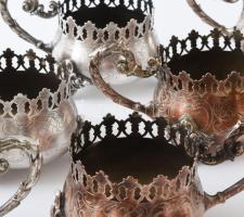 12 db neorokokó alpakka teás csésze üveg tartó. Jelzett H&Co. d: 7 cm Üveg betét nélkül