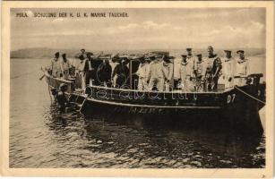 1917 Pola, Pula; Schulung der K.u.K. Kriegsmarine Marine Taucher. F.W. Schrinner, Phot. Alois Beer 1916. / osztrák-magyar haditengerészet búvára gyakorlat közben, matrózok / Austro-Hungarian Navy diver in training with mariners (fa)