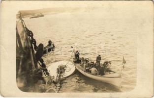 K.u.K. Kriegsmarine Taucher / osztrák-magyar haditengerészet búvára az SMS ERZHERZOG KARL mellett / Austro-Hungarian Navy diver. photo (fa)