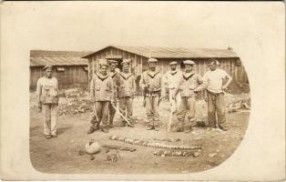 K.u.K. Kriegsmarine Matrosen / Osztrák-magyar matrózok döglött patkányokkal pózolnak / Austro-Hungarian Navy mariners posing with dead rats. photo