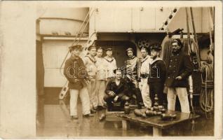 K.u.K. Kriegsmarine Matrosen / Osztrák-magyar matrózok teke játék közben az SMS TEGETTHOFF fedélzetén / Austro-Hungarian Navy mariners playing bowling. photo