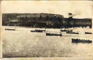 1914-1918 Pola, K.u.K. Kriegsmarine Regatta / Osztrák-magyar matrózok evezős versenye / Austro-Hungarian Navy mariners' rowing competition. photo (fl)