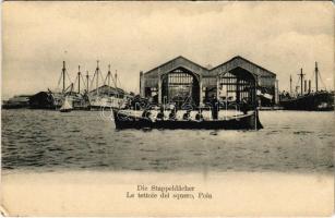 Pola, K.u.K. Kriegsmarine, Die Stappeldächer / Osztrák-magyar matrózok csónakban / Austro-Hungarian Navy mariners in a boat in front of the Arsenal's twin bays. M. Fischer (EK)