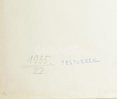 Varga Mátyás (1910-2002): Testvérek, 1935. Fametszet, papír, jelzett, paszpartuban, 14×10 cm