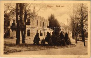 Pöstyén, Piestany; park sor / street view