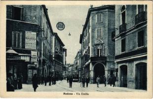 Modena, Via Emilia / street view, tram (EK)