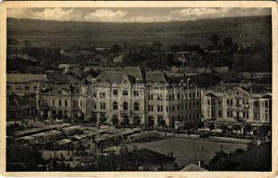 1938 Léva, Levice; Fő tér, piac, Slavia, Freund vendéglő, Singer és Ignác Trebitsch üzlete / main square, restaurant, shops, market (Rb) + "1938 Léva visszatért" So. Stpl