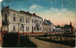 1917 Zsolna, Sillein, Zilina; Park utca. Vasúti levelezőlapárusítás 18. sz. 1916. / street view (EM)