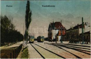 Kassa, Kosice; vasútállomás, villamosok / railway station, trams