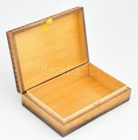 Faragott fa ládika 24x16 cm